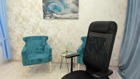 Snapshot of make_love_1 chatting on 02.27.25 Chloe online show from 02.27.25