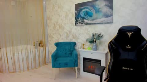 Snapshot of make_love_1 chatting on 10.10.25 Chloe online show from 10.10.25