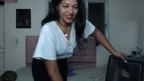 Snapshot of makennaa_1 chatting on 05.25.26 MAKENNAA online show from 05.25.26
