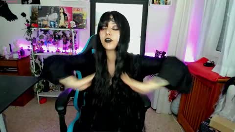 ...  ... online show from 10.12.25