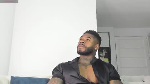 Snapshot of makonneen chatting on 06.17.26 Makonnen online show from 06.17.26