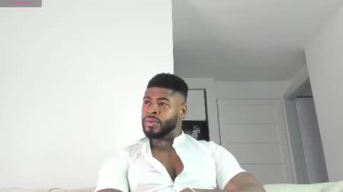 Snapshot of makonneen chatting on 07.11.26 Makonnen online show from 07.11.26