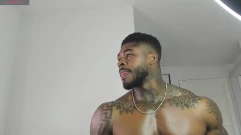 Snapshot of makonneen chatting on 07.17.26 Makonnen online show from 07.17.26