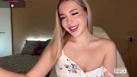 maksisisia online show from 11.30.25