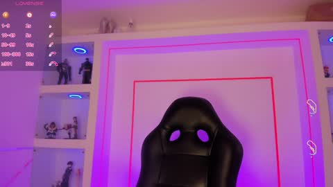 Snapshot of malaikabrown chatting on 01.10.25 online show from 01.10.25