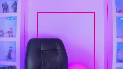 Snapshot of malaikabrown chatting on 02.11.25 online show from 02.11.25