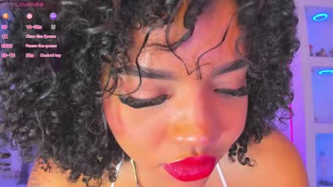 Snapshot of malaikabrown chatting on 02.27.25 online show from 02.27.25