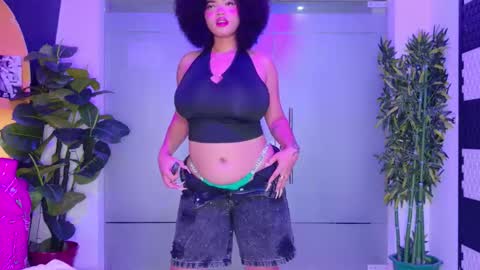 Snapshot of malaikabrown chatting on 10.21.25 online show from 10.21.25