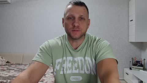 Snapshot of malchyshka chatting on 12.16.24 malchyshka online show from 12.16.24