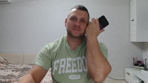 Snapshot of malchyshka chatting on 12.17.24 malchyshka online show from 12.17.24