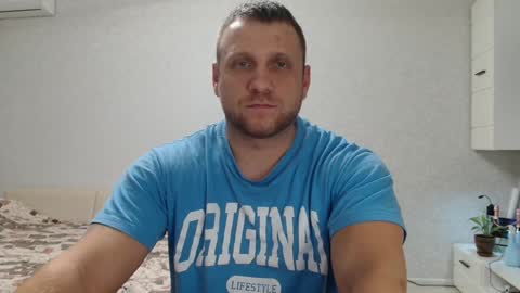 Snapshot of malchyshka chatting on 12.25.24 malchyshka online show from 12.25.24