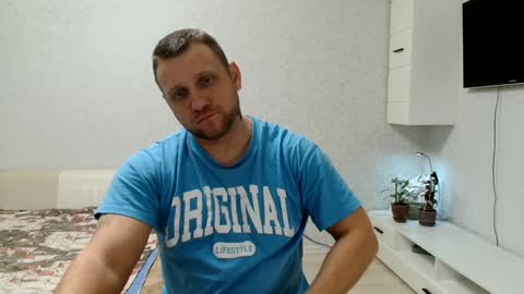 Snapshot of malchyshka chatting on 02.02.25 malchyshka online show from 02.02.25