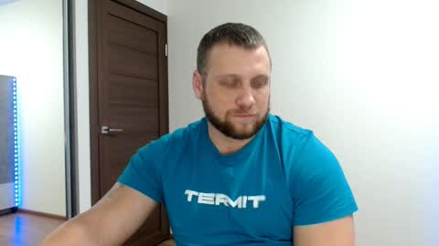 Snapshot of malchyshka chatting on 12.20.25 malchyshka online show from 12.20.25