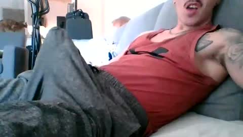 Snapshot of malemuscle11 chatting on 02.05.25 Men online show from 02.05.25