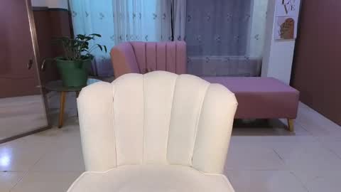 Snapshot of malen_fitnessmilf chatting on 09.28.25 malen_fitnessmilf online show from 09.28.25