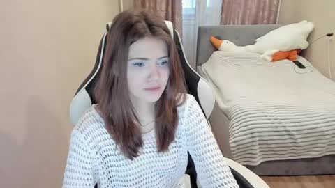 Snapshot of malia__hale chatting on 12.12.24 Malia online show from 12.12.24