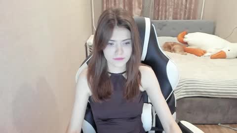 Snapshot of malia__hale chatting on 12.30.24 Malia online show from 12.30.24