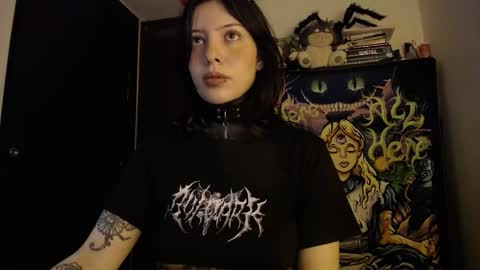 Snapshot of maliceinwonderland25 chatting on 11.04.25 Alice Asylum online show from 11.04.25