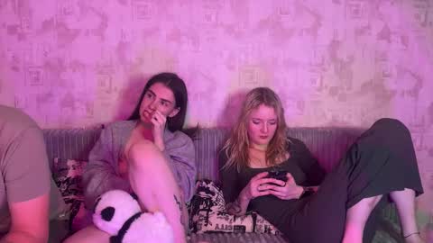 Snapshot of maliinka chatting on 09.27.25 Malinka online show from 09.27.25