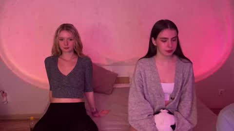 Snapshot of maliinka chatting on 10.20.25 Malinka online show from 10.20.25