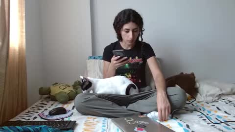 Snapshot of malitamuymal22 chatting on 10.14.25 Malita online show from 10.14.25