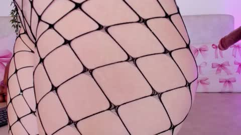 Snapshot of malka_burning chatting on 11.07.25 Malka online show from 11.07.25