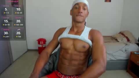 Snapshot of malkongarcia chatting on 10.11.25 malkongarcia online show from 10.11.25