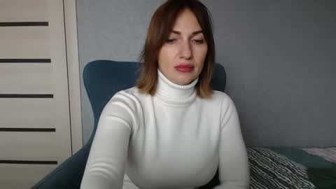 Snapshot of mallinia chatting on 12.02.24 mallinia online show from 12.02.24