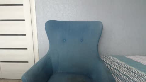 Snapshot of mallinia chatting on 12.16.24 mallinia online show from 12.16.24