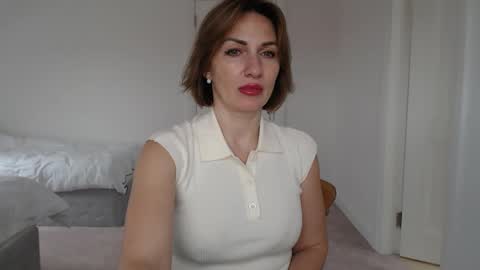 Snapshot of mallinia chatting on 02.11.25 mallinia online show from 02.11.25