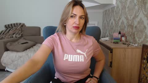 Snapshot of mallinia chatting on 02.01.26 mallinia online show from 02.01.26