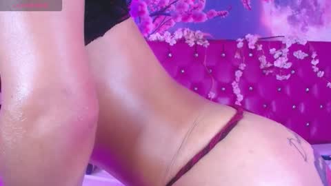 Snapshot of malory_cortez chatting on 11.04.25 Malory online show from 11.04.25