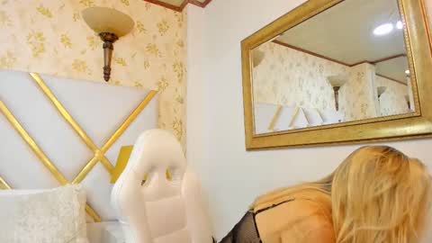 MalorySweet  online show from 10.15.25