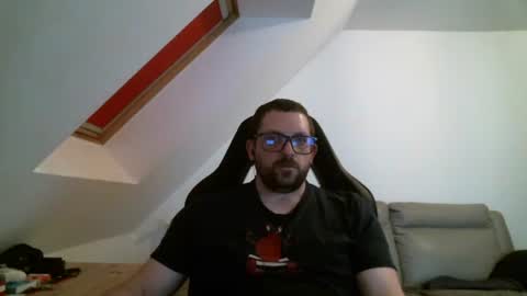 Snapshot of malou2927 chatting on 04.12.26 breton online show from 04.12.26