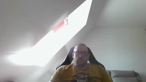 Snapshot of malou2927 chatting on 04.19.26 breton online show from 04.19.26