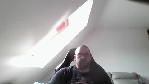 Snapshot of malou2927 chatting on 04.22.26 breton online show from 04.22.26