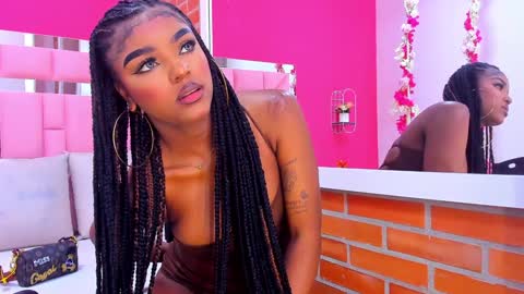 Snapshot of malu_horny_69 chatting on 12.18.24 Melanie online show from 12.18.24