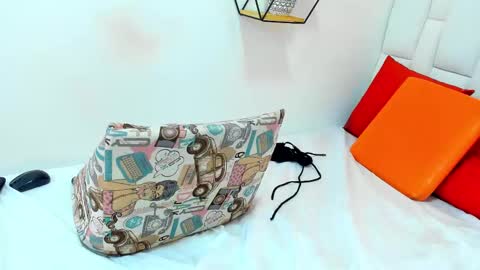 Snapshot of malu_hot69 chatting on 03.07.25 Malu online show from 03.07.25