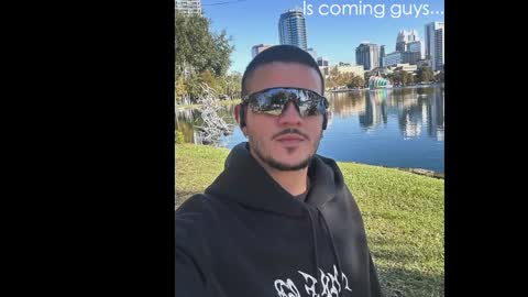 maluma09 online show from 10.10.25