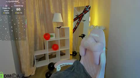 Snapshot of malvinadream chatting on 10.30.25 malvinadream online show from 10.30.25