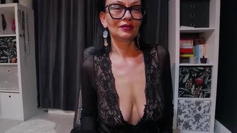 ioana love online show from 11.22.25