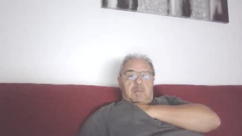 Snapshot of mambow99 chatting on 01.19.25 OLDMANFREE online show from 01.19.25