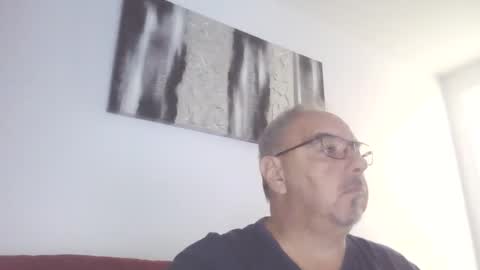 Snapshot of mambow99 chatting on 02.01.25 OLDMANFREE online show from 02.01.25