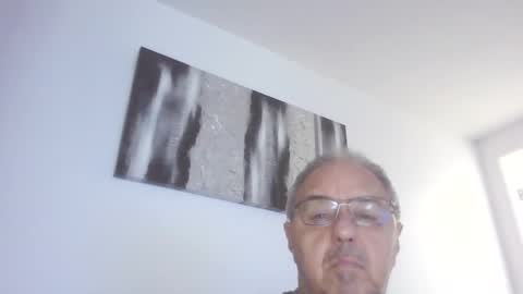 Snapshot of mambow99 chatting on 02.15.25 OLDMANFREE online show from 02.15.25