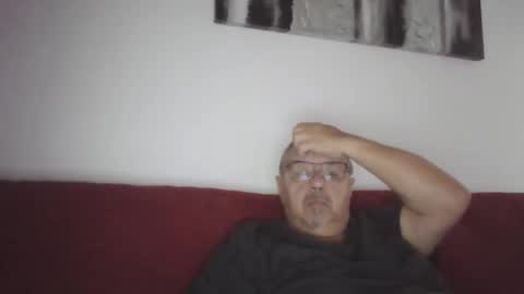 Snapshot of mambow99 chatting on 11.02.25 OLDMANFREE online show from 11.02.25