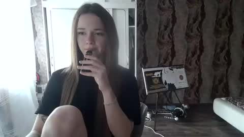 Mamie Trish online show from 02.15.25