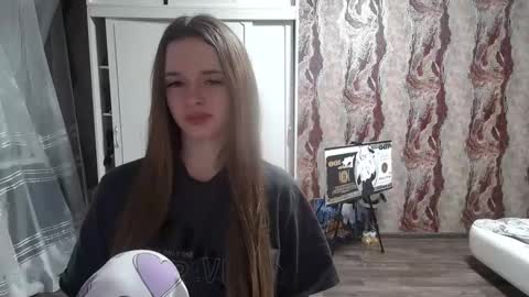 Mamie Trish online show from 02.24.25