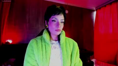 Snapshot of mamushka_ chatting on 06.19.26 online show from 06.19.26