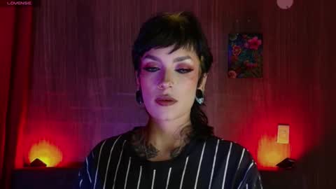 Snapshot of mamushka_ chatting on 06.25.26 online show from 06.25.26