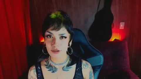 Snapshot of mamushka_ chatting on 07.15.26 online show from 07.15.26